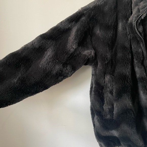 UO Faux Fur Chevron Coat - Picture 3 of 4